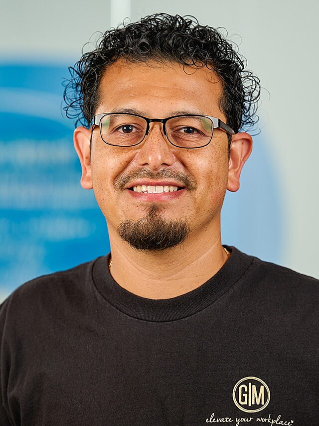 Abel Perez website 748x996 2