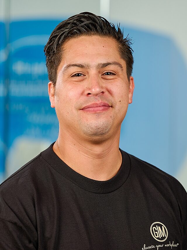 Alan Armenta website 748x996