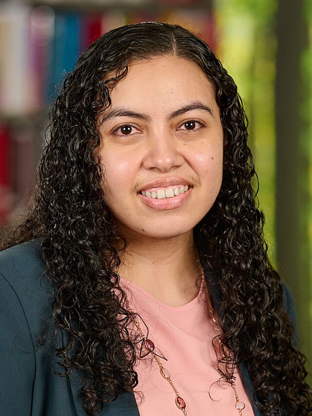 Yesenia Herrera website 748x996