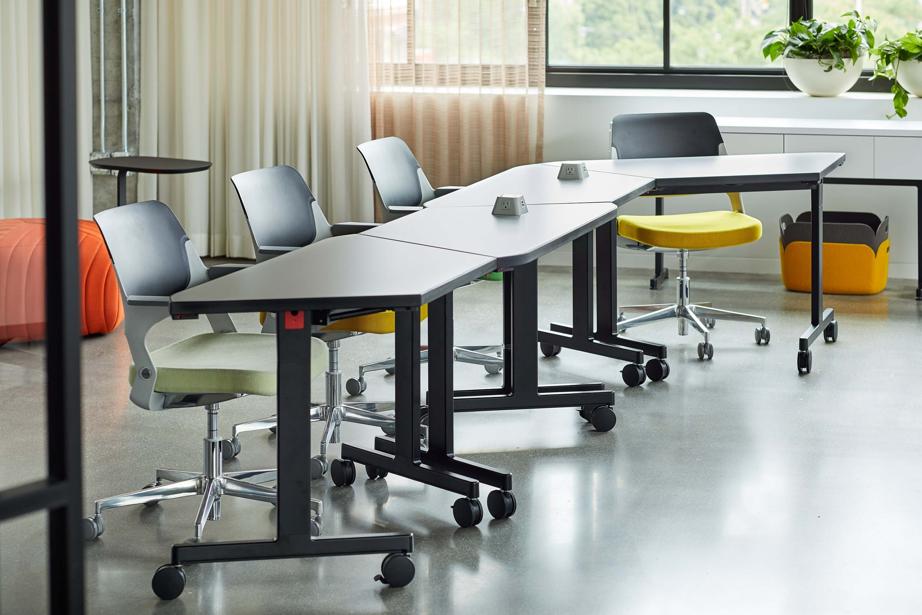 G|M Business Interiors | Benefits of Owning Knoll Office Furniture