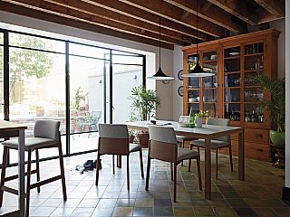 DWR Contour Chair
