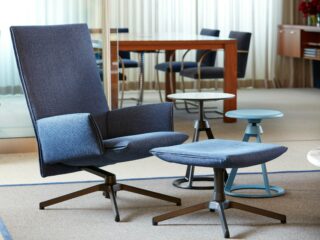 Pilot lounge chair